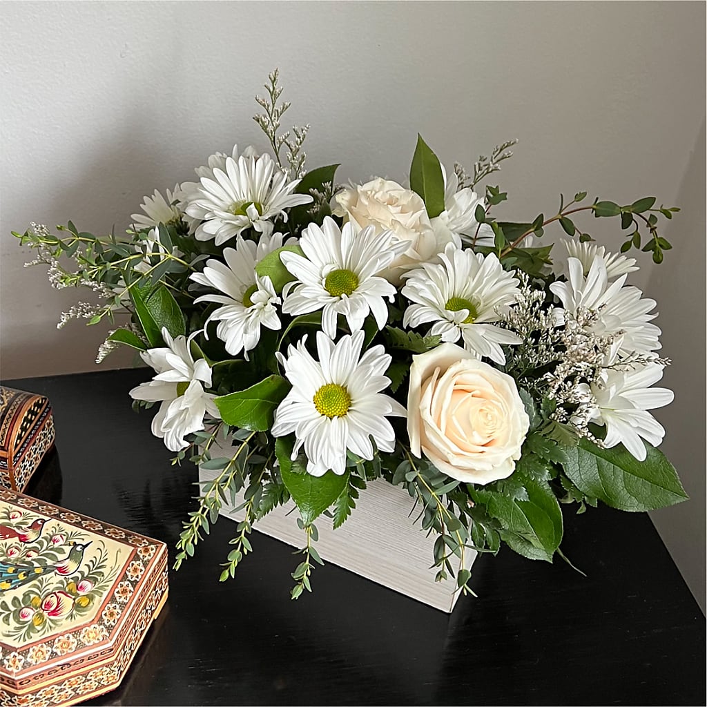 Fresh Linen Box Bouquet – R & J BLOOMS, Rowlett TX