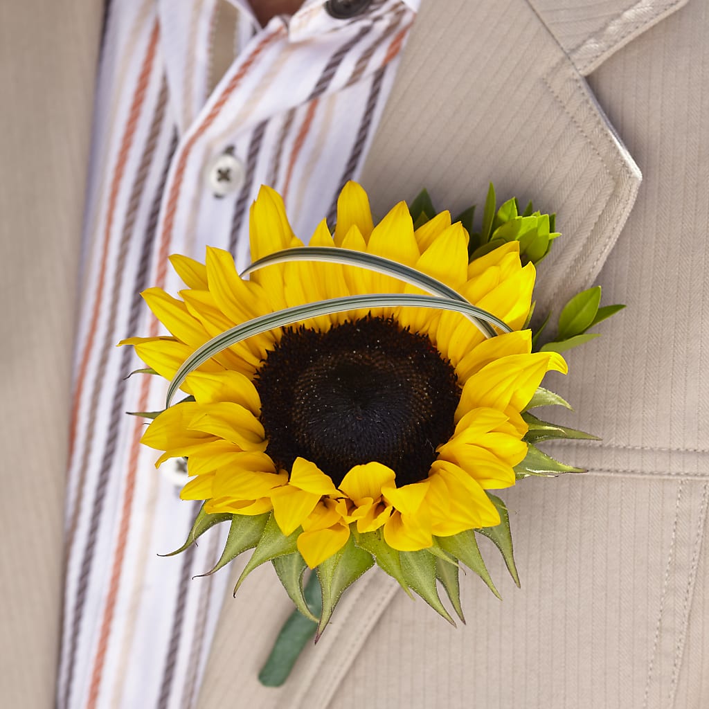Free Spirit Boutonniere – R & J BLOOMS, Rowlett TX