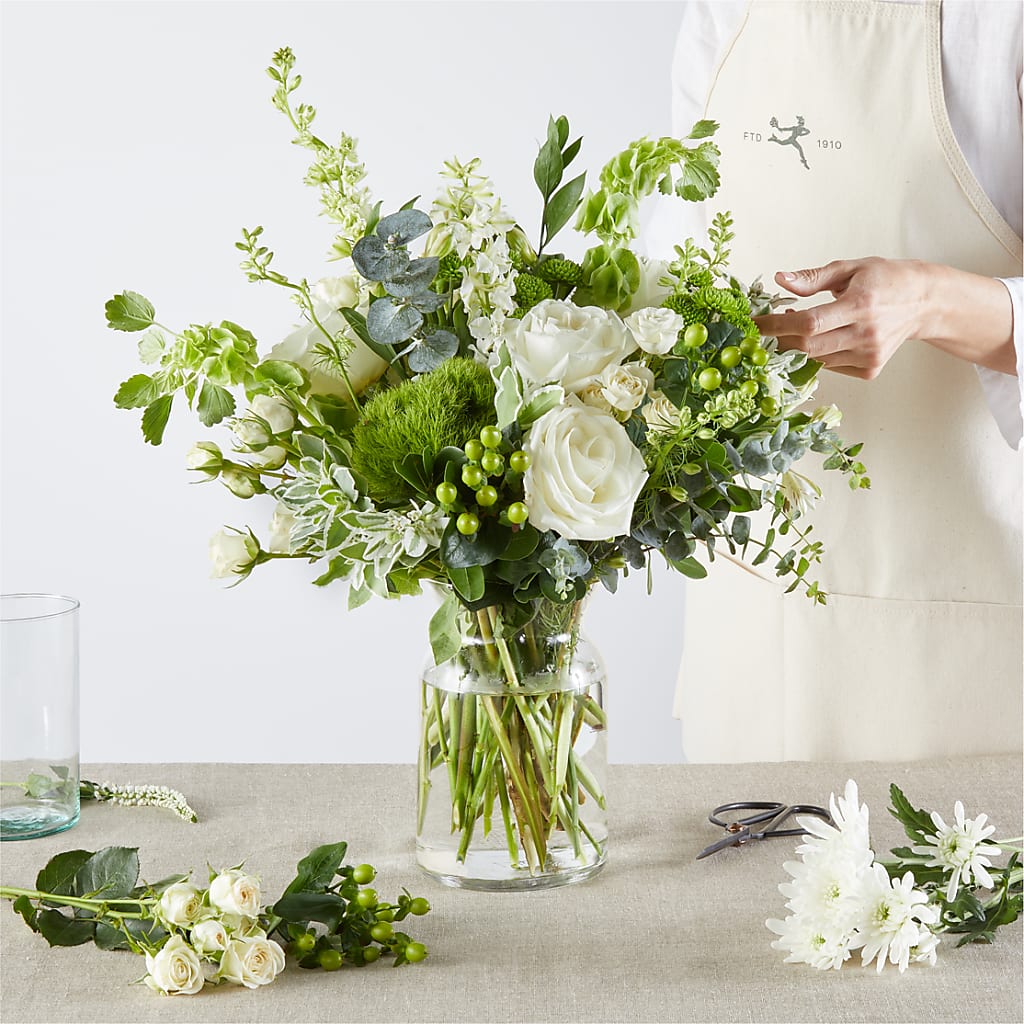 Irish Garden - A Florist Original – R & J BLOOMS, Rowlett TX