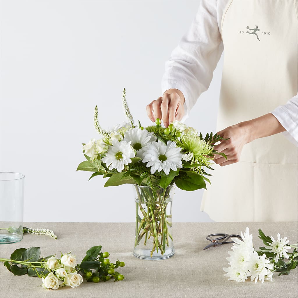 Irish Garden - A Florist Original – R & J BLOOMS, Rowlett TX