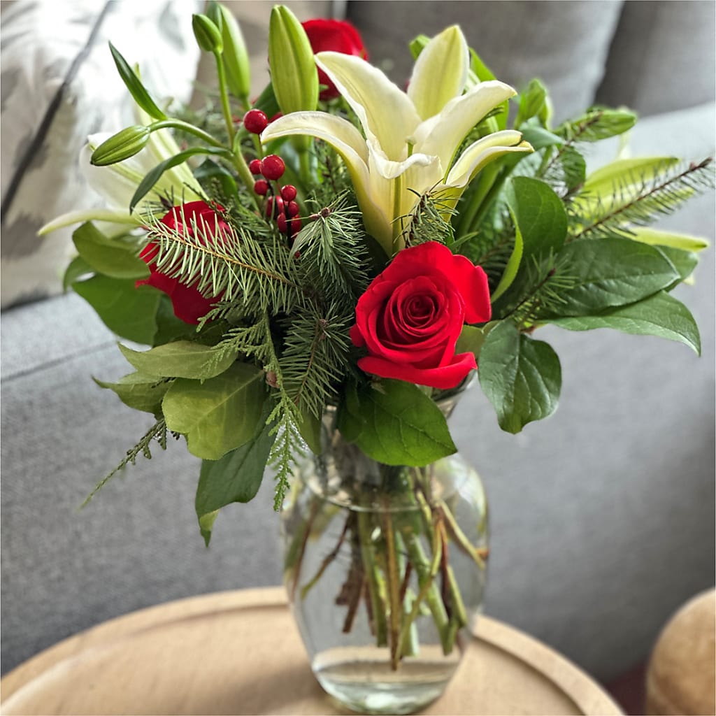 Sparkling Snowflakes Bouquet – R & J BLOOMS, Rowlett TX
