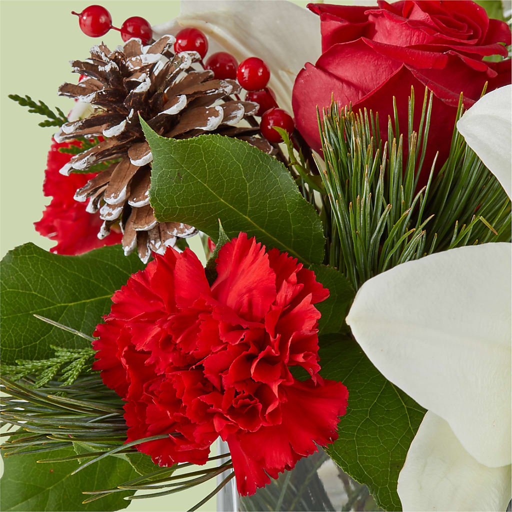Glistening Icicles Bouquet – R & J BLOOMS, Rowlett TX