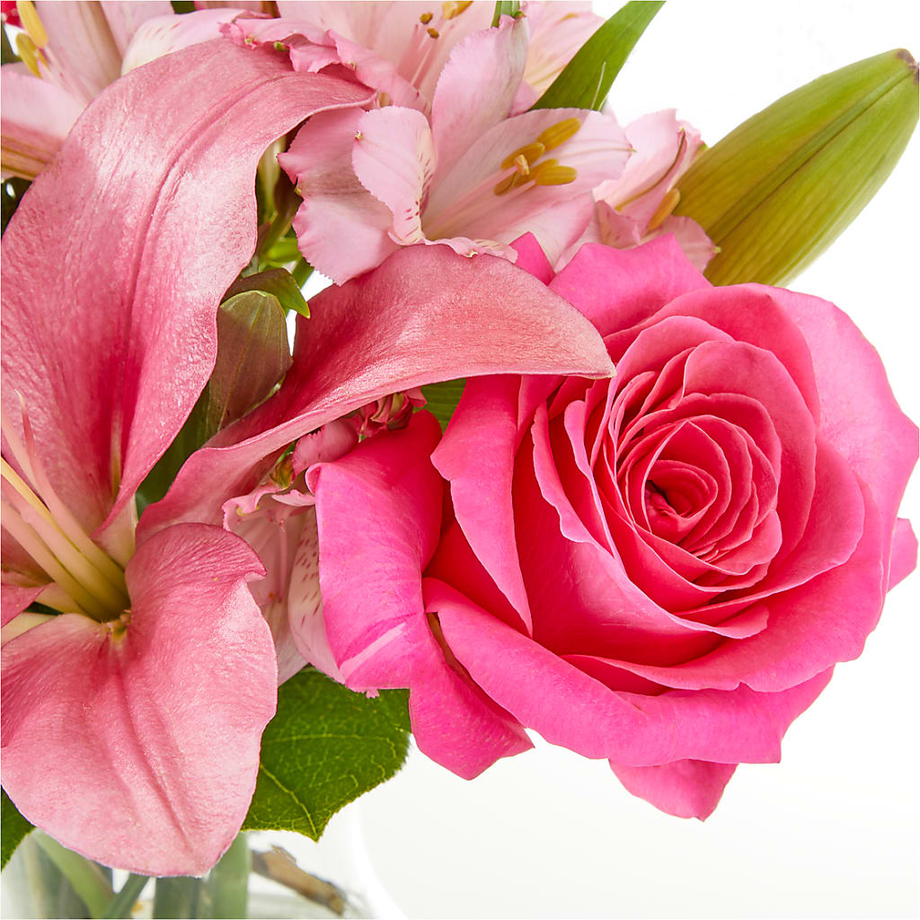 Lots of Love Bouquet – R & J BLOOMS, Rowlett TX